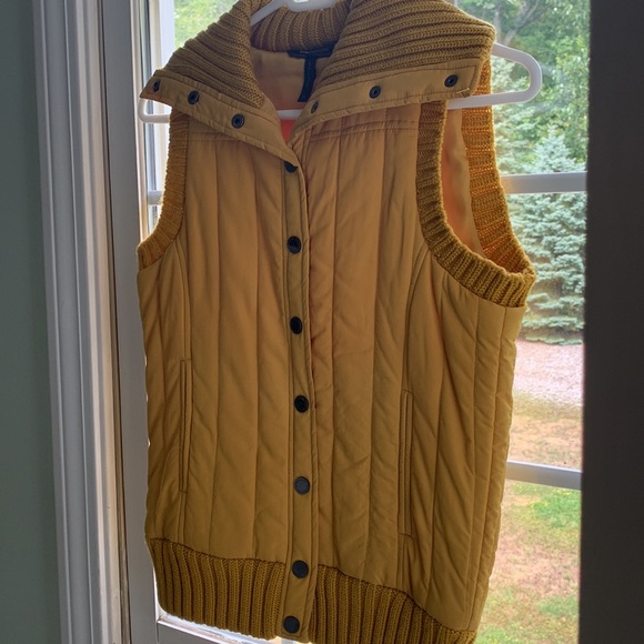 BCBGMaxAzria Quilted Yellow Button Up Vest - Picture 4 of 10